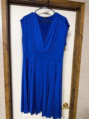 Soprano Royal Blue V-Neck Midi Dress
